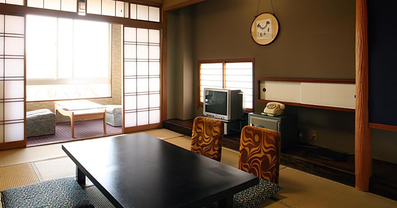 Hotel Ikaho Ginsui Shibukawa Exterior foto